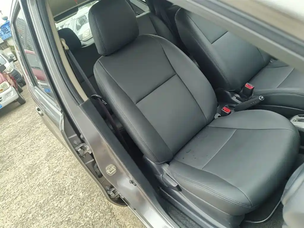 Nissan Livina 2015 2013 1.6XE CVT Comfort