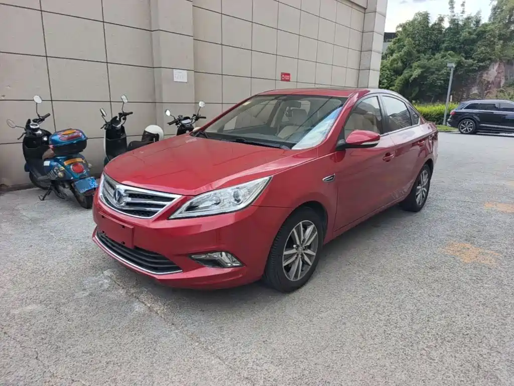 Фото 1 - Changan Eado