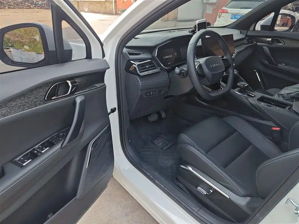 Lynk & Co 06 2023 Remix 1.5T Power Pro фото 16