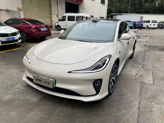 IM Motors IM L6 2025
