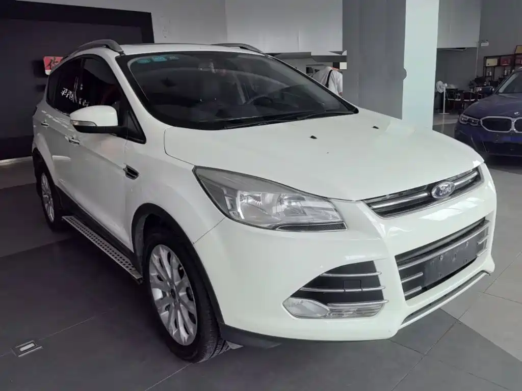 Фото 4 - Ford Kuga