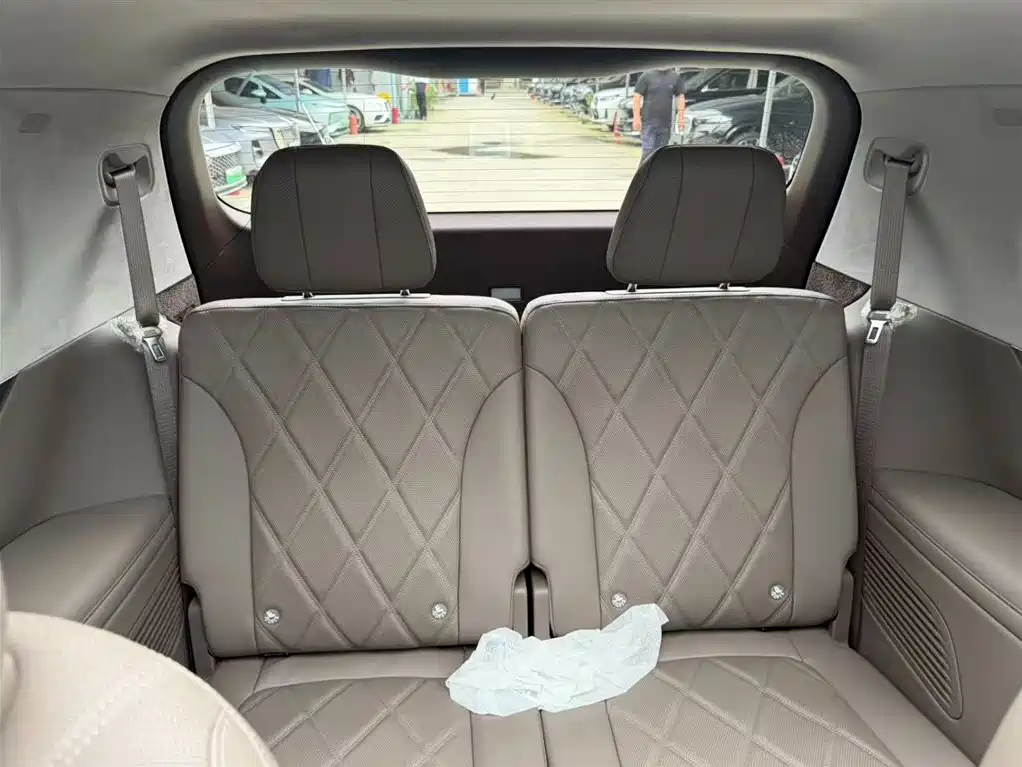 AITO Wenjie AITO M9 2026 Extended Range Max Edition 52kWh 5-seater фото 22