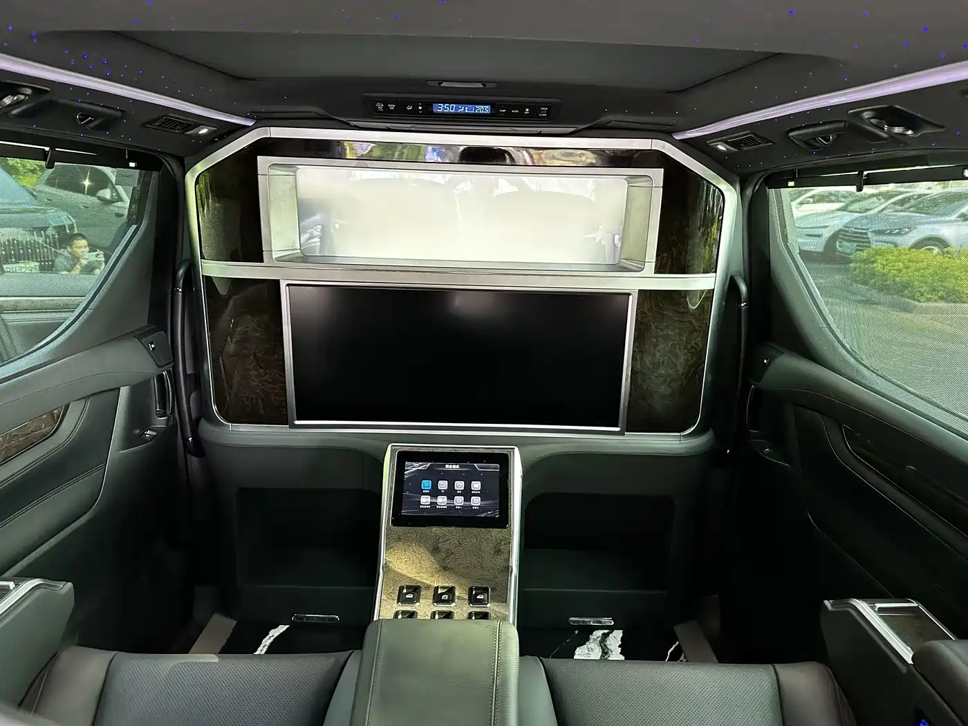 Toyota Vellfire 2020 2020 Twin Engine 2.5L HV Luxury Edition