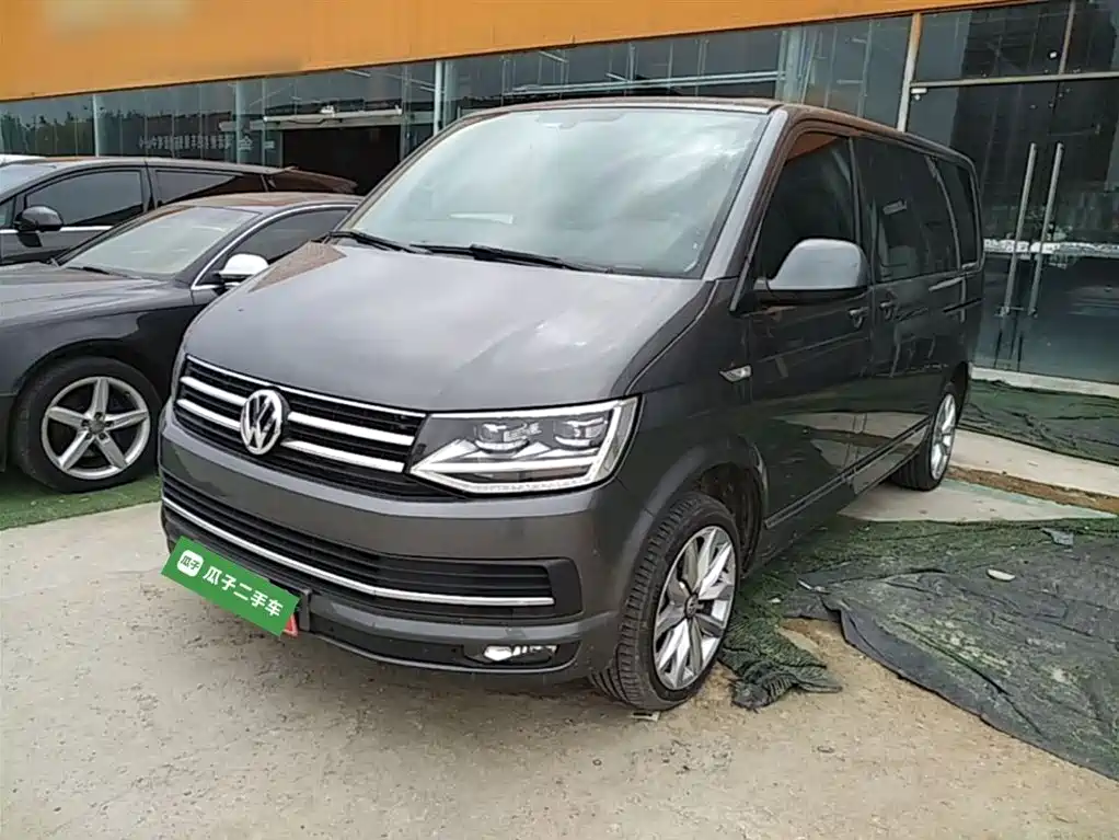 Volkswagen Multivan 2018 2.0TSI 2WD Luxury Edition 7-Seater фото 2