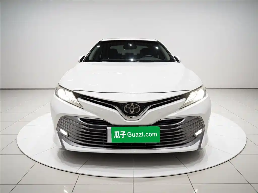 Toyota Camry 2018 2.0G Luxury Edition фото 3