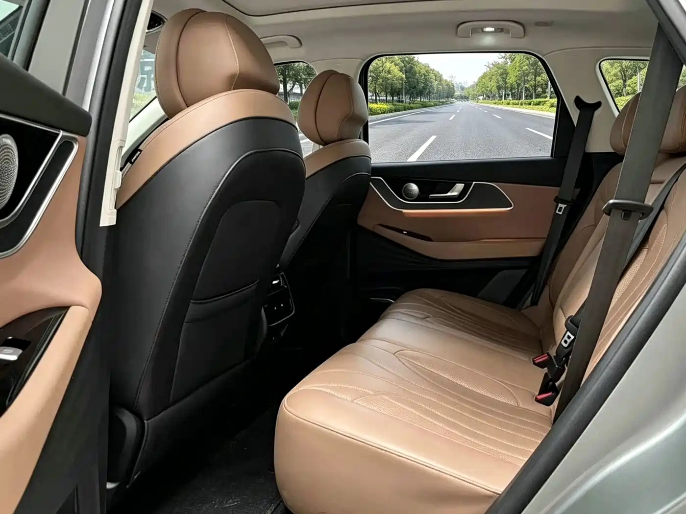 Chery Tiggo 8L 2025 2024 2.0T 2WD Premium 5-seater