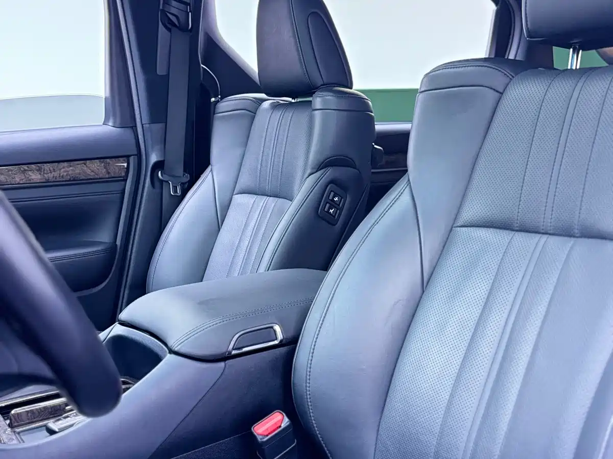 Toyota Alphard 2020 Hybrid 2.5L Premium Edition фото 4