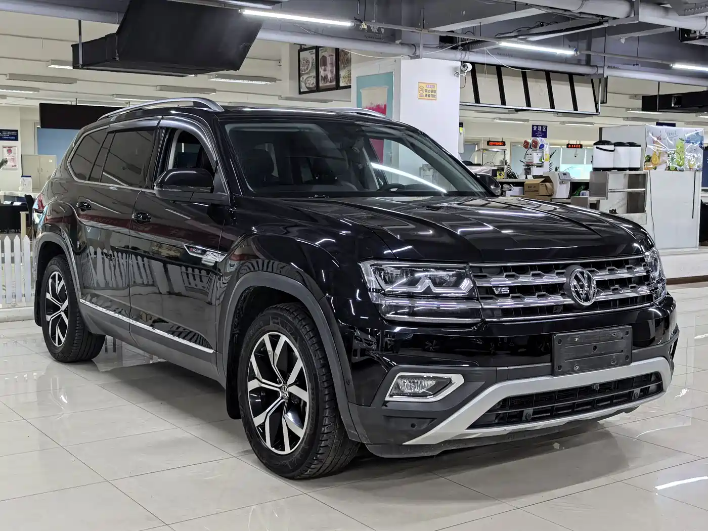 Volkswagen Teramont 2017 530 V6 4WD Luxury Edition фото 3