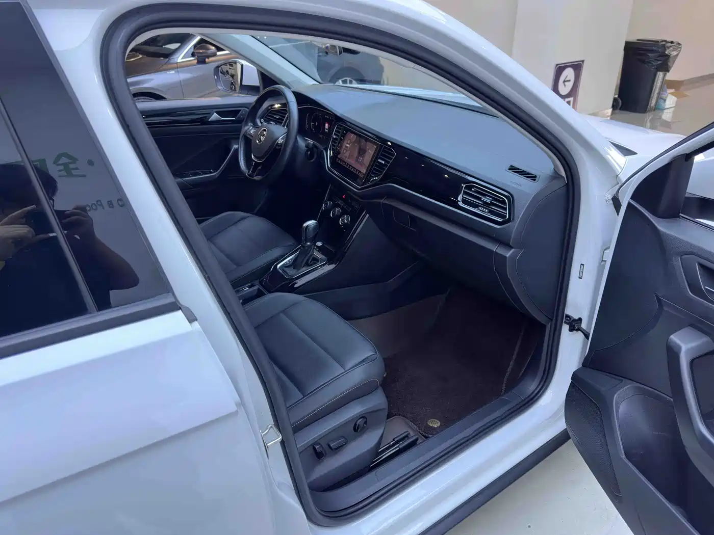 Volkswagen T-ROC 2022 280TSI DSG 2WD Comfort PLUS фото 11