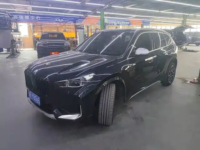 BMW X1 sDrive25Li, X Дизайн-пакет