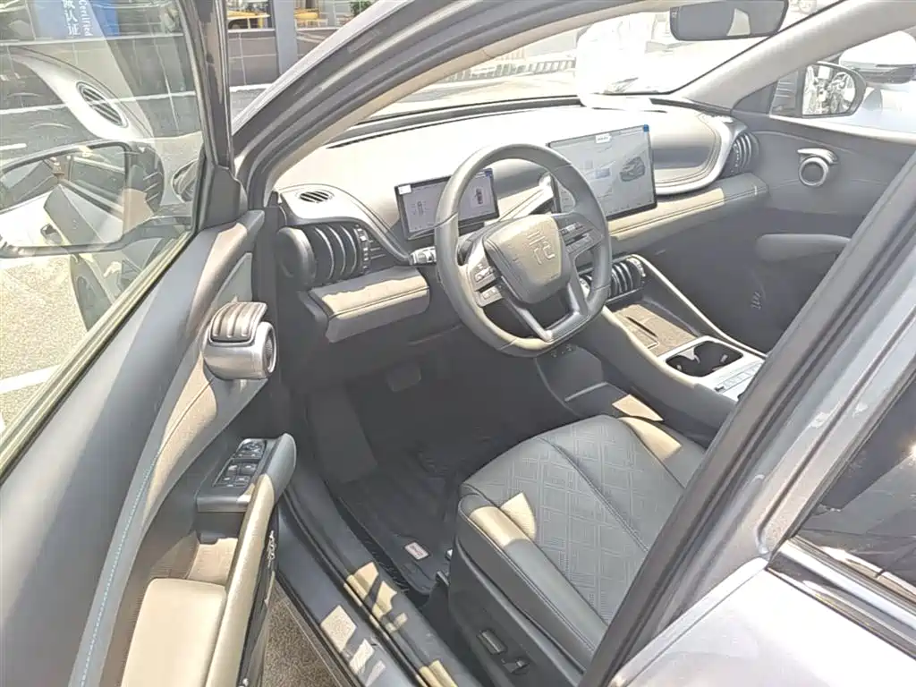 BYD Yuan PLUS 2025 Smart Drive 510KM Surpass Edition фото 16