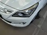 Photo 24 - Hyundai Reina