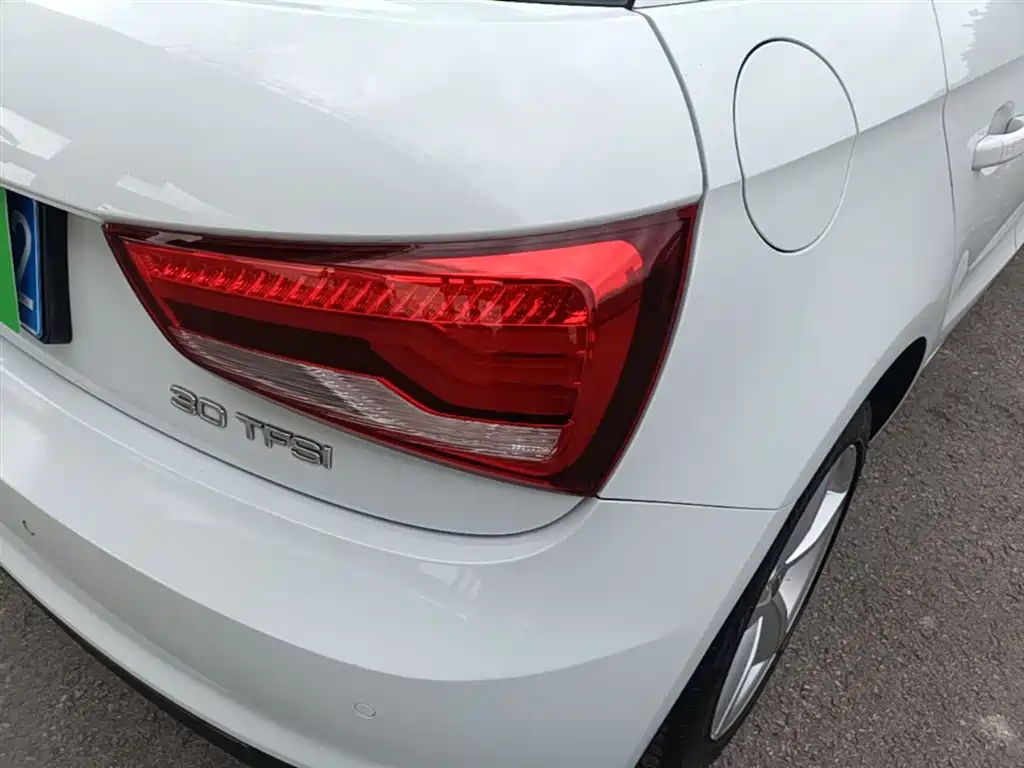 Audi A1 2016 30 TFSI Sportback Design Style Edition фото 8