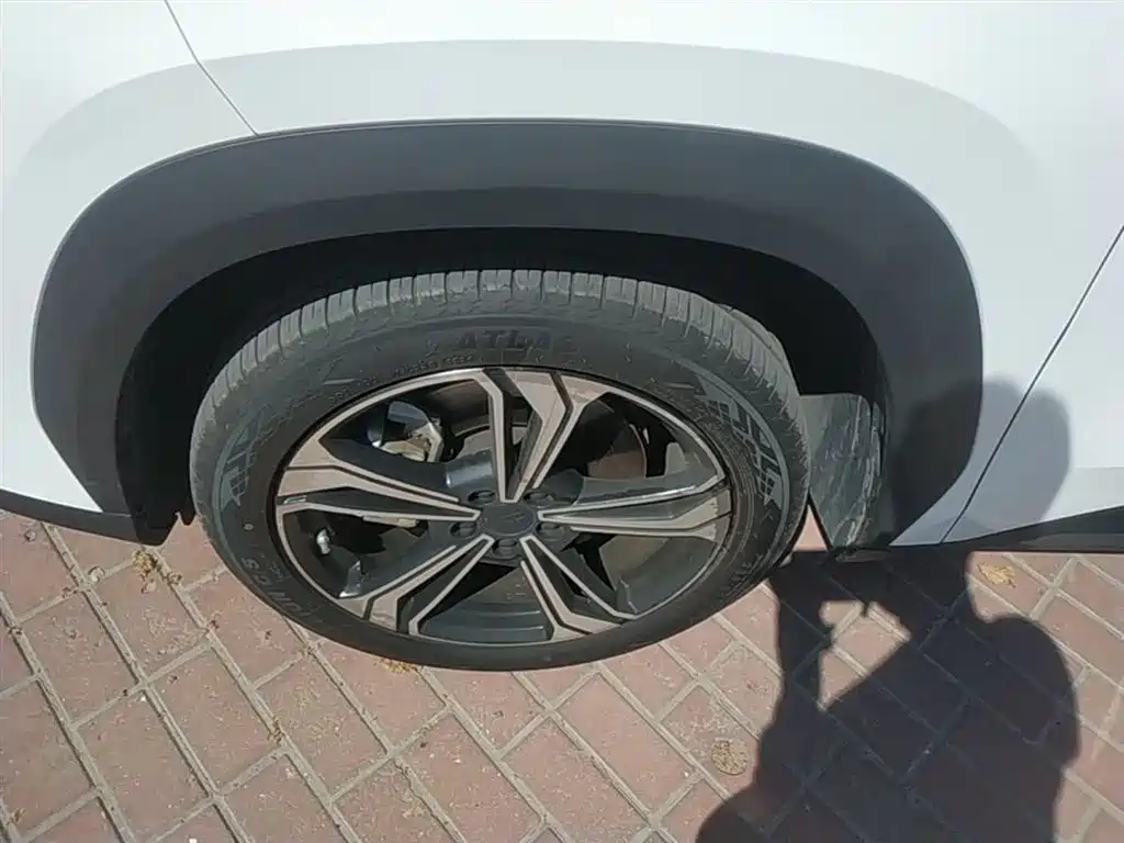 Geely Galaxy Galaxy L7 2025 EM-i 115km Explorer+ Edition фото 23