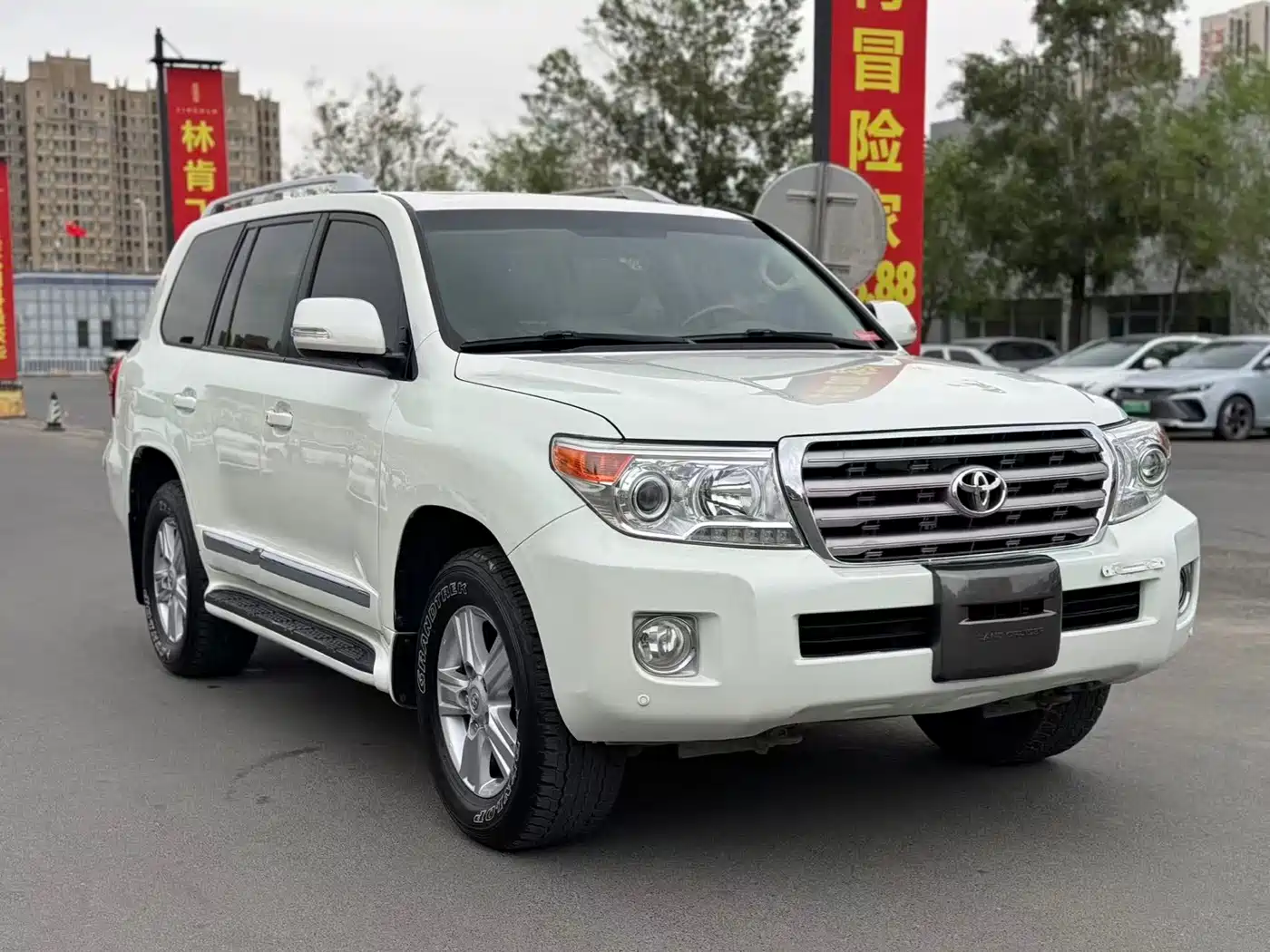 Toyota Land Cruiser (Import) фото 3