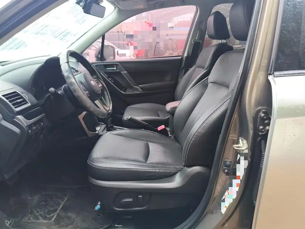 Subaru Forester 2016 2.5i Luxury Navigation Edition фото 16