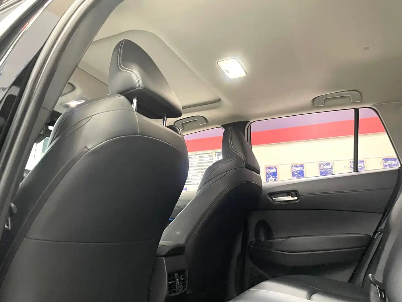 Toyota Frontlander 2022 2.0L CVT Luxury Edition фото 13
