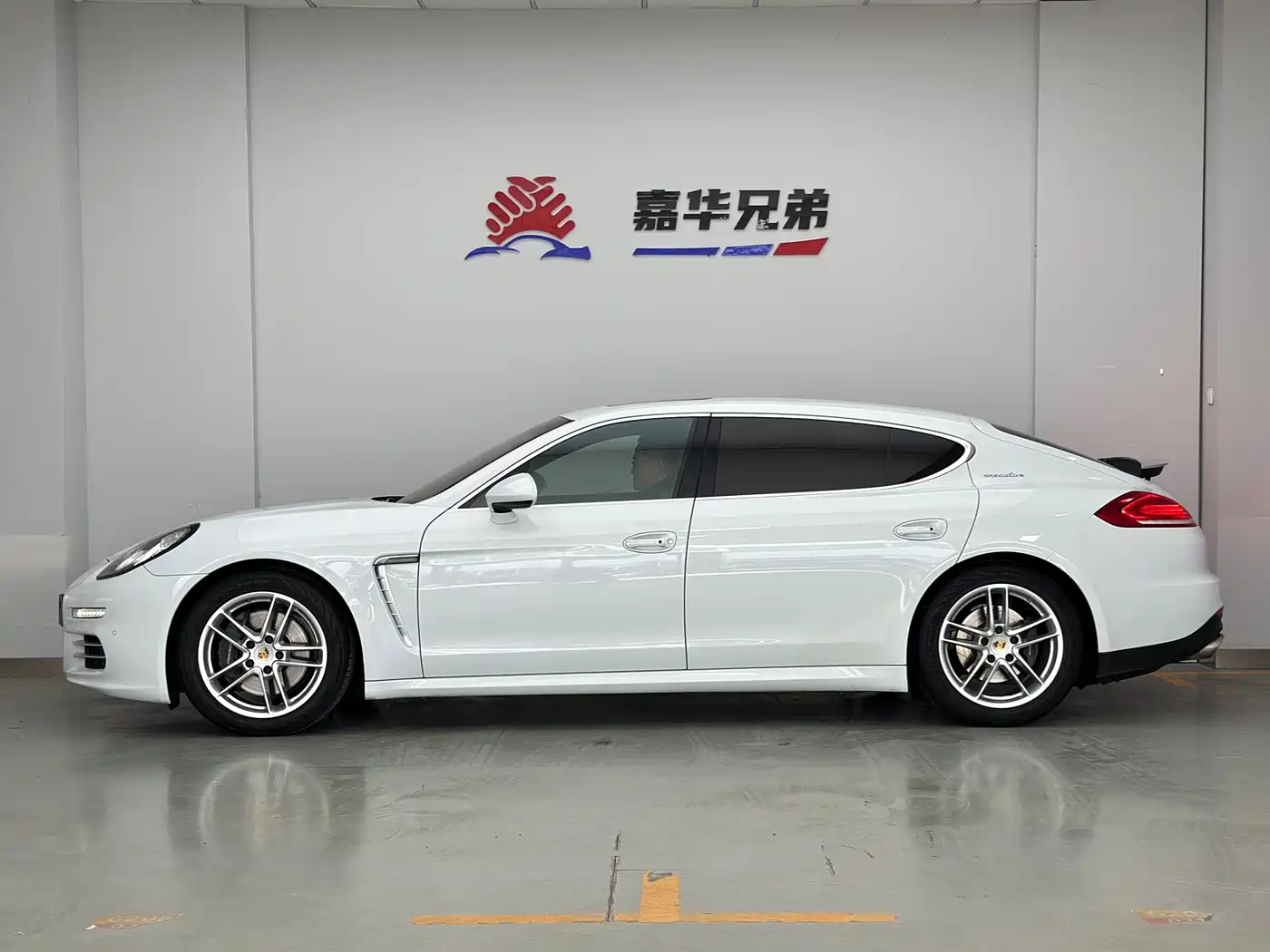 Porsche Panamera 2016 Panamera 4 Executive Edition 3.0T фото 8