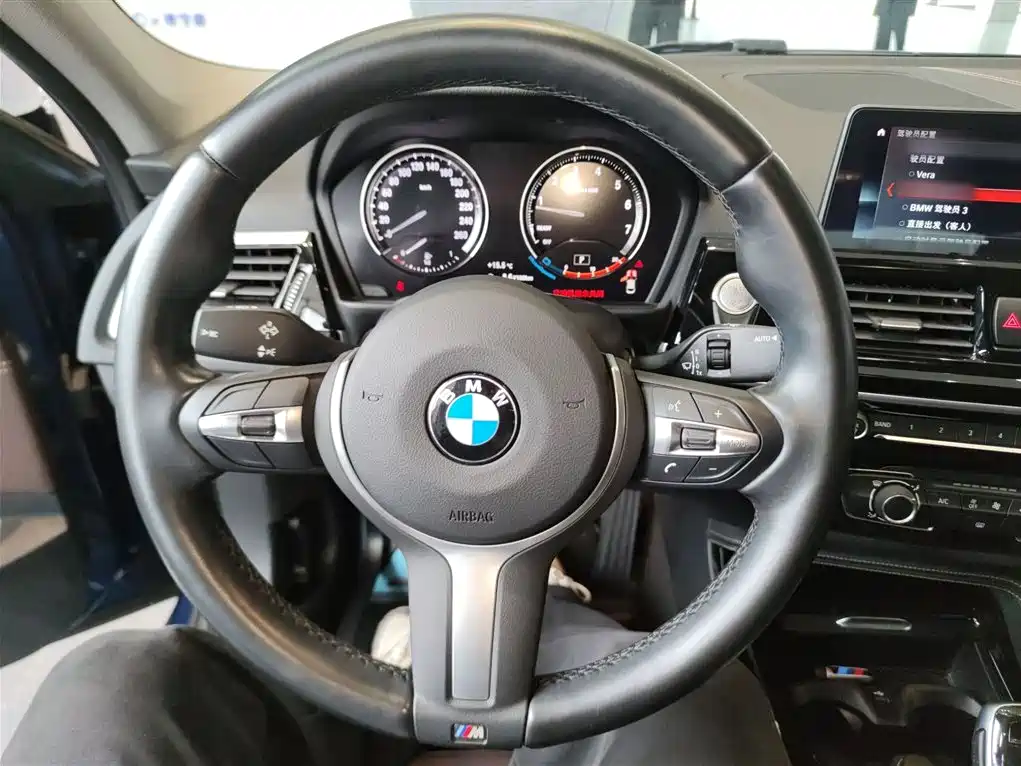BMW 1 Series 2021 125i M Sport Black Night Edition фото 11