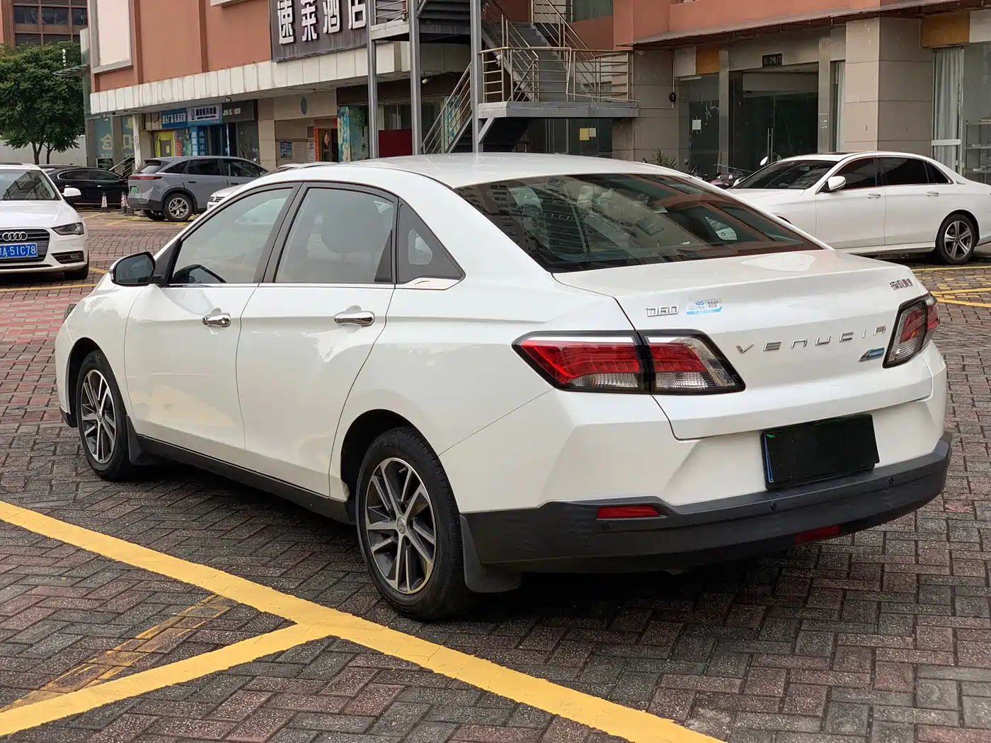 Venucia D60 2020 2019 100K Glory 1.6L XL CVT Chen Ku Edition China V