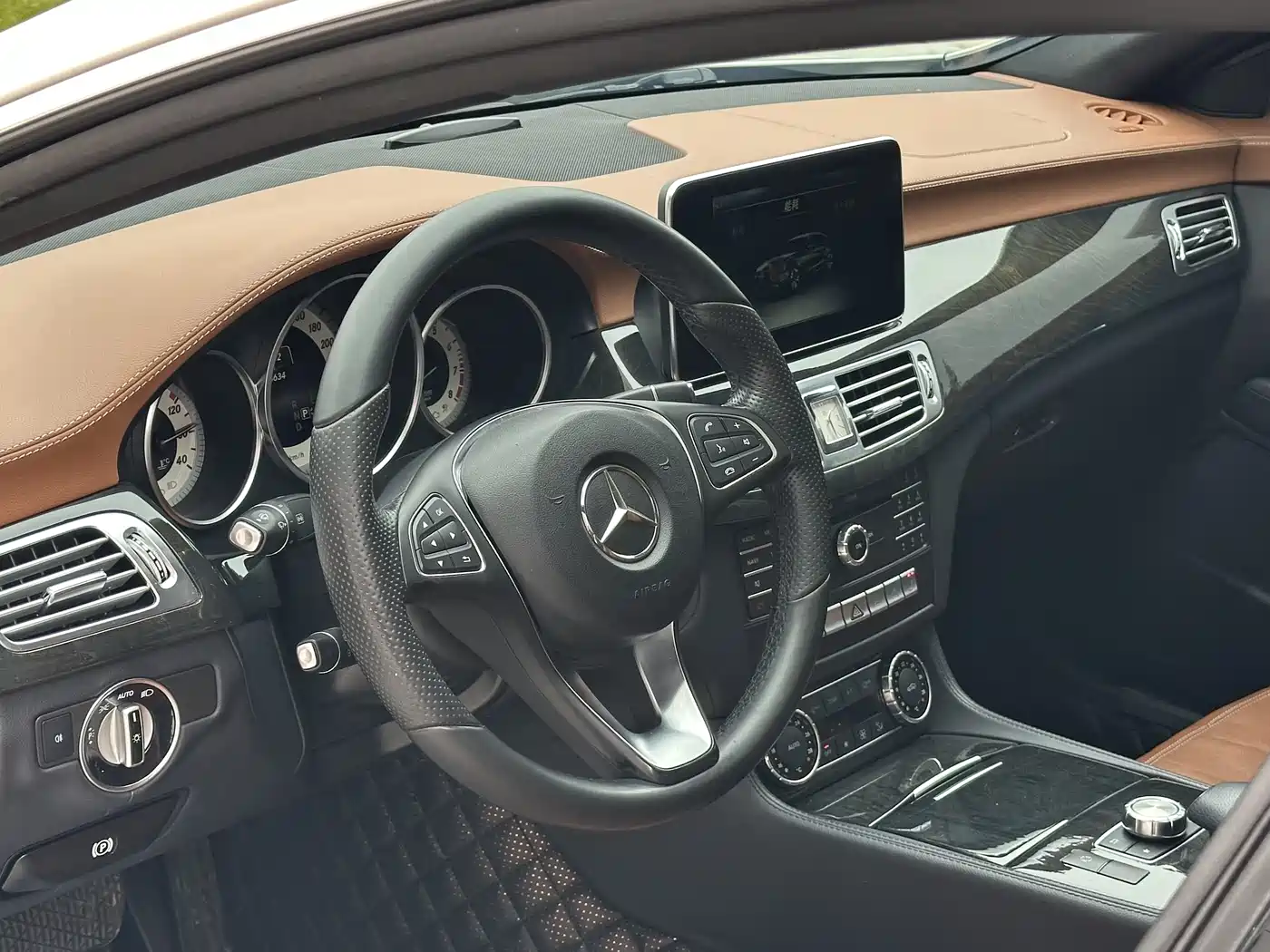 Mercedes-Benz CLS 2015 CLS 260 фото 14