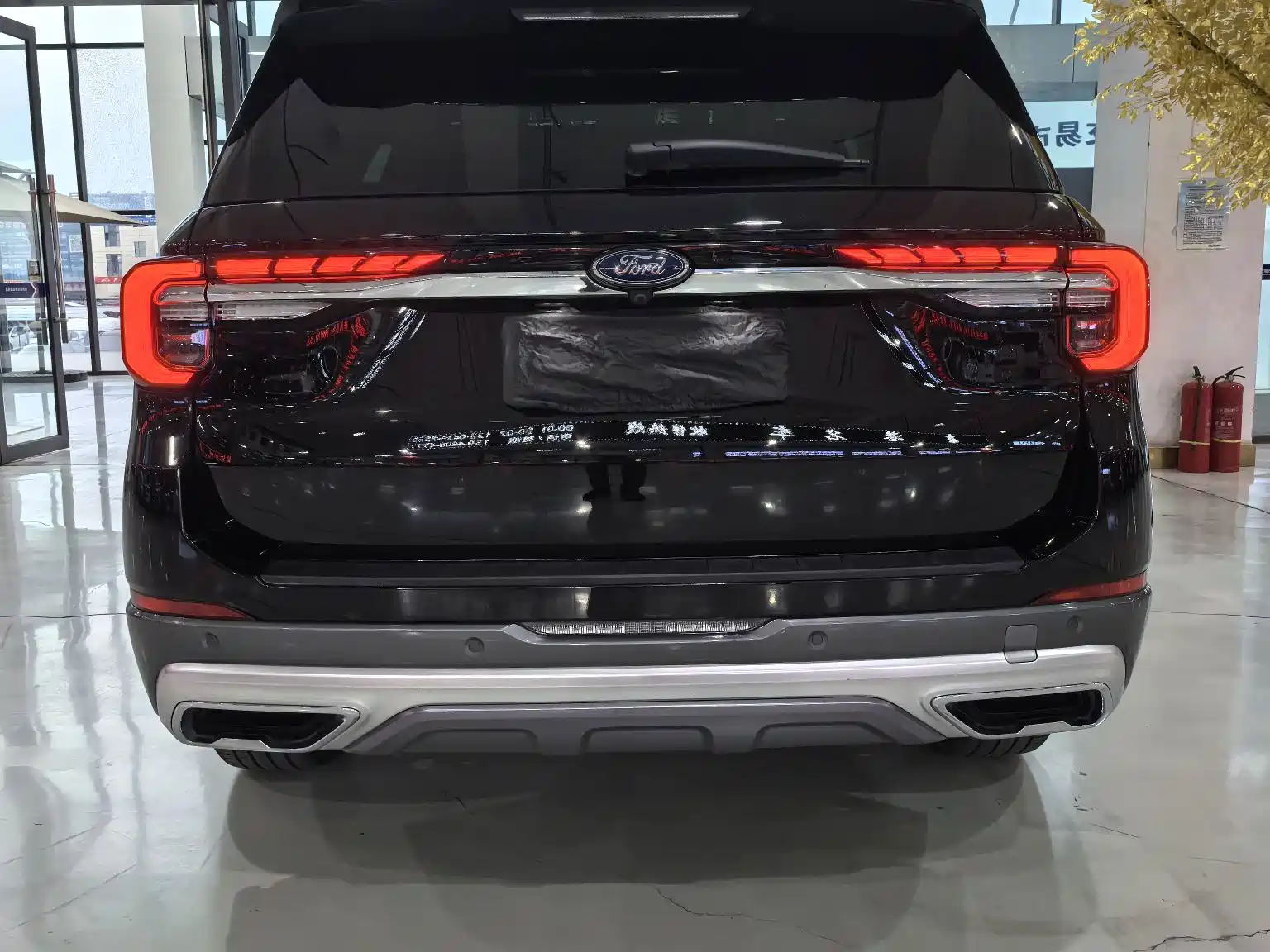 Фото 20 - Ford Explorer