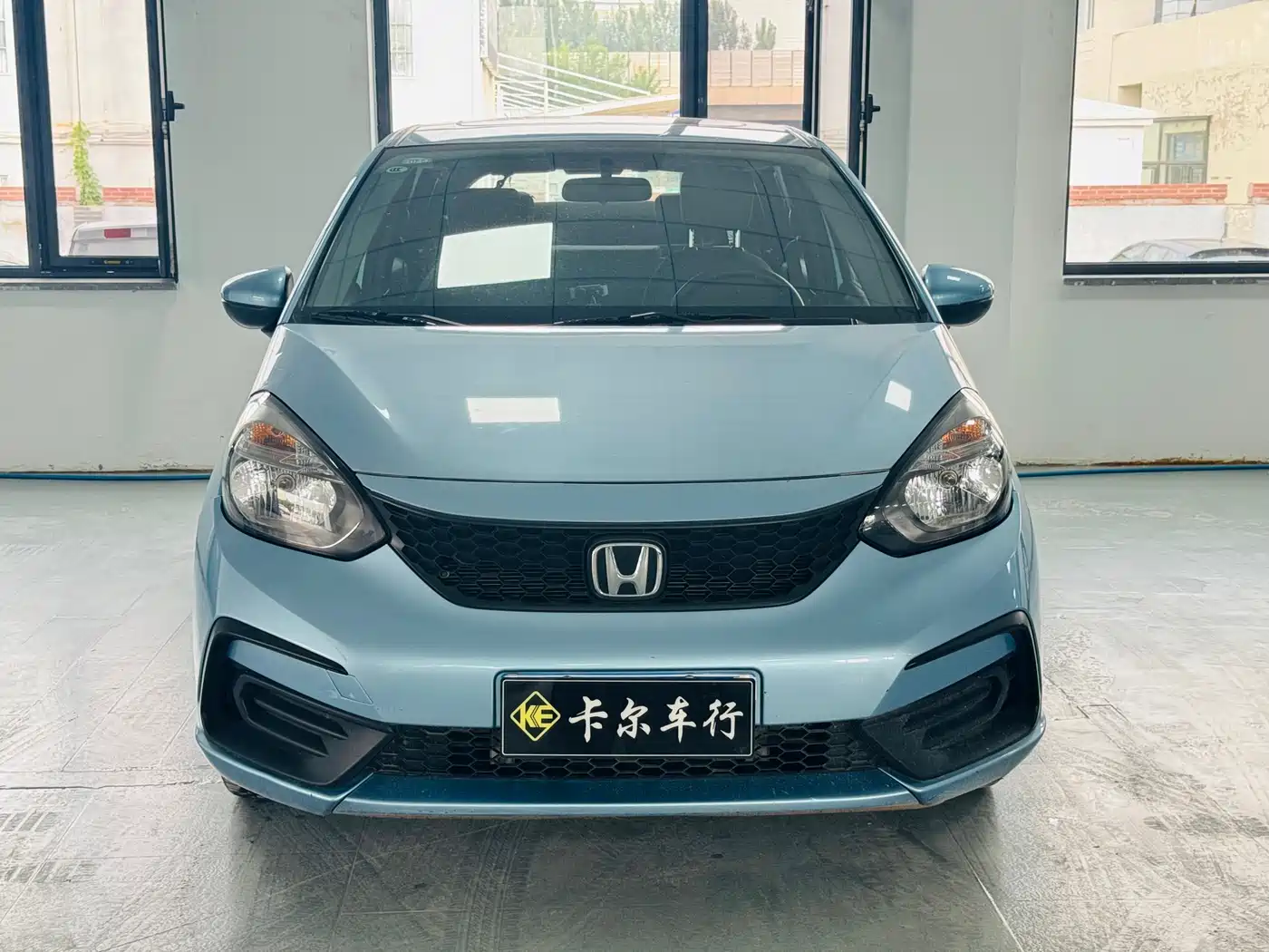 Фото 2 - Honda Fit