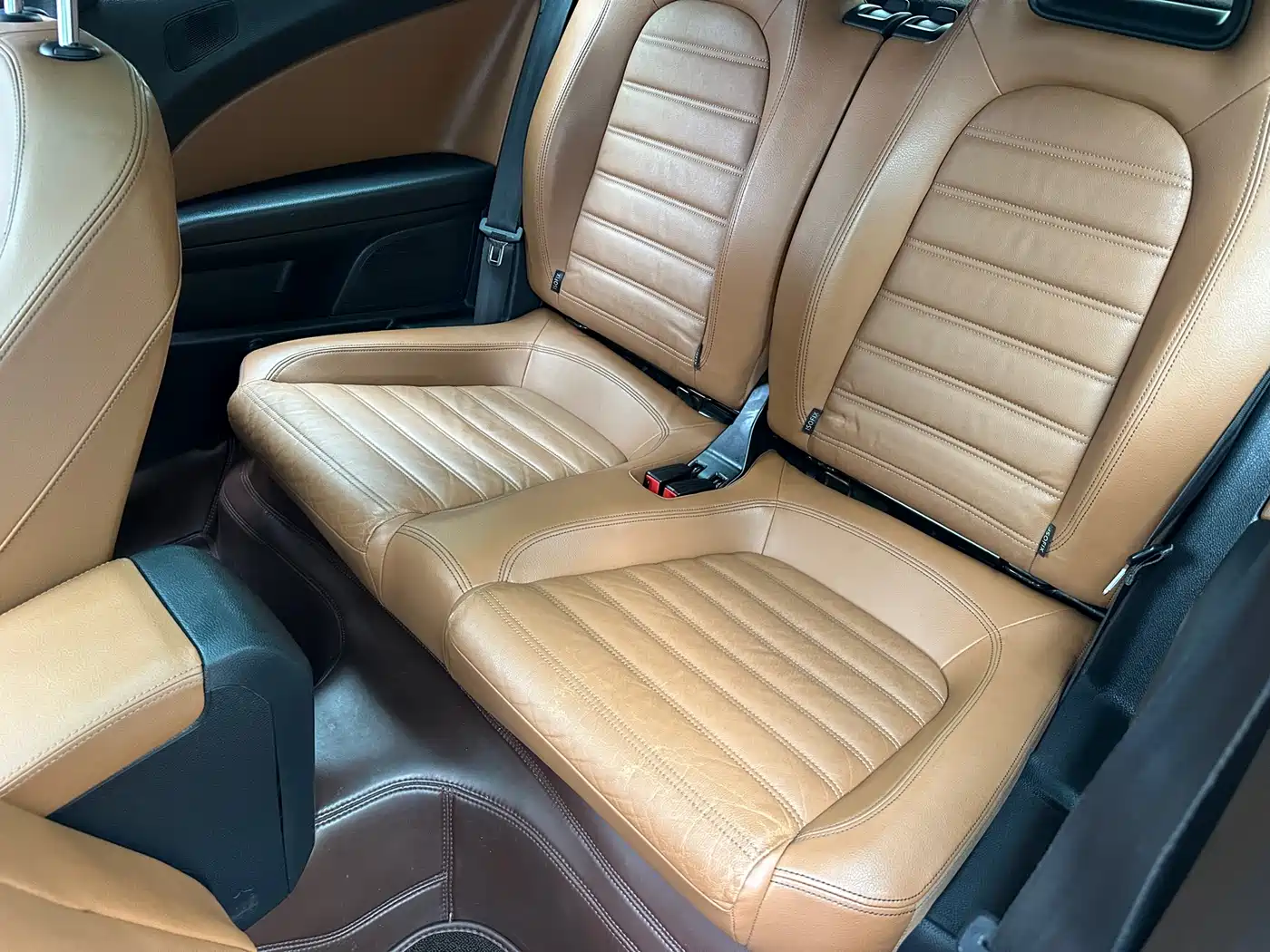 Volkswagen Scirocco 2011 2.0TSI R-Line фото 11