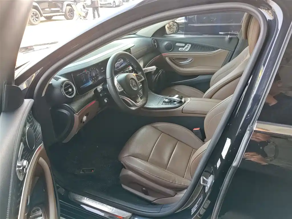 Mercedes-Benz E-Class 2018 E 300 L Sport Luxury фото 15