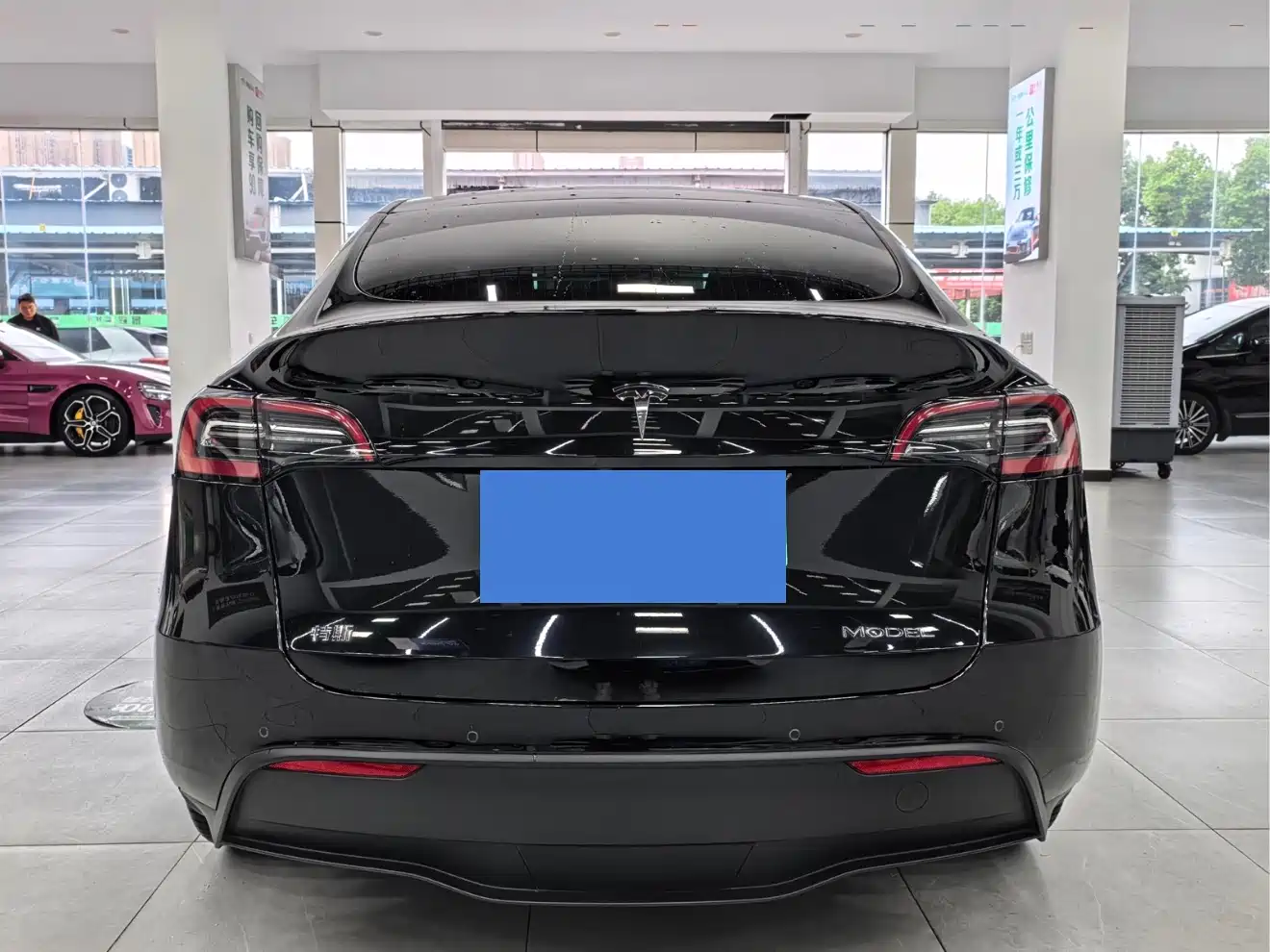 TESLA MODEL Y