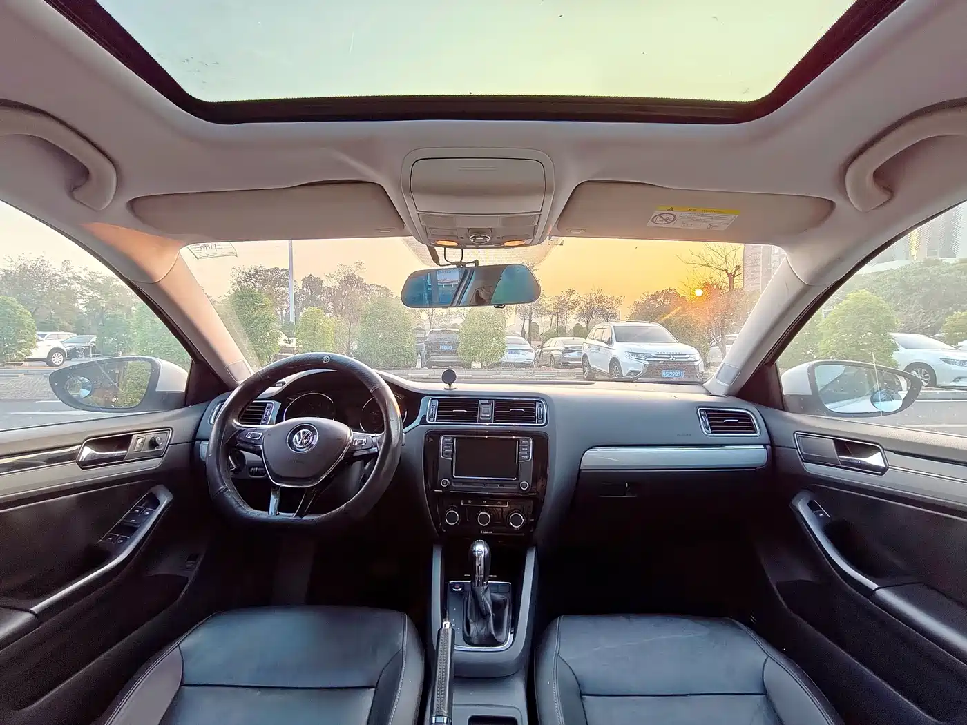 Volkswagen Sagitar 2017 230TSI Automatic Comfort фото 18