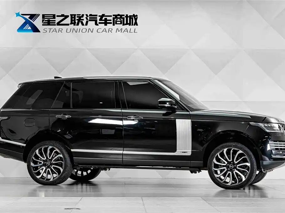 Land Rover Range Rover 2021 3.0 L6 Heritage Extended Classic Edition фото 5