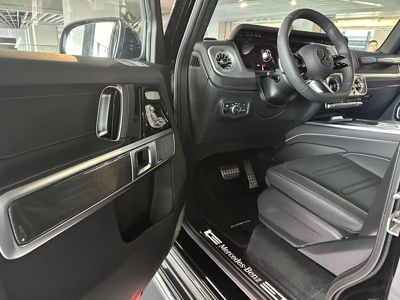 Mercedes-Benz G-Class 2026 Model G 500 фото 8