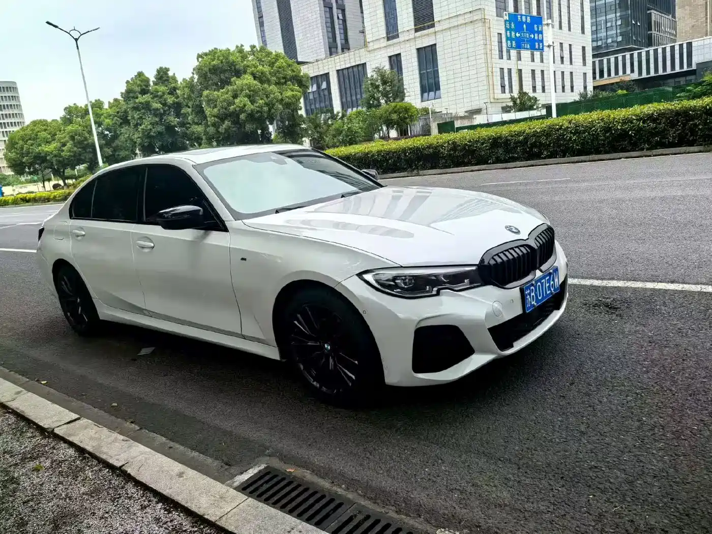 BMW 3 Series 2021 325Li M Sport Night Edition фото 3