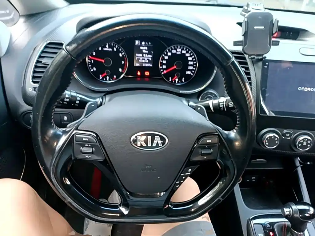 Photo 11 - Kia K3