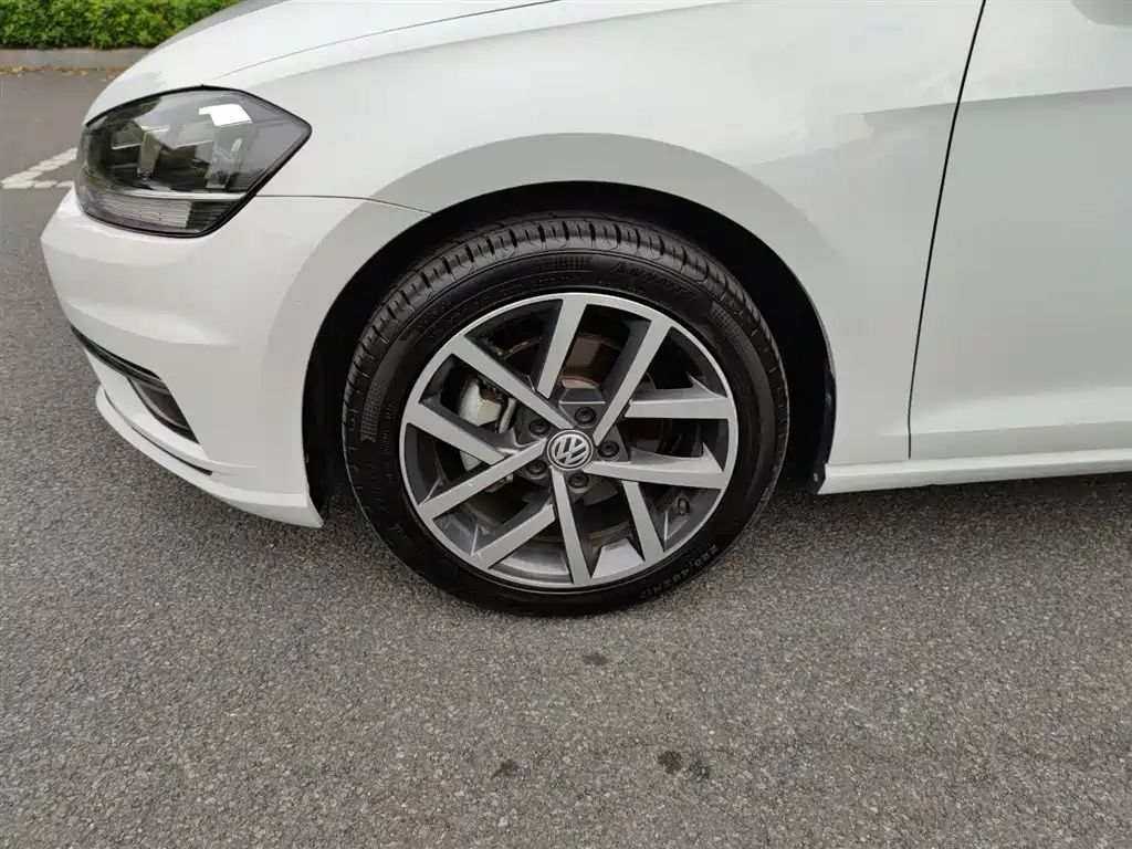 Volkswagen Golf 2020 Beloved Edition 280TSI DSG Comfort фото 4