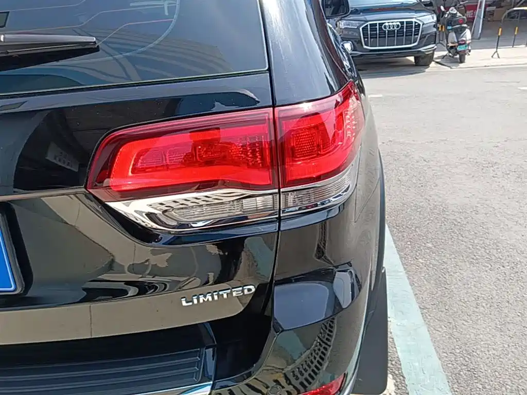 JEEP GRAND CHEROKEE (IMPORTED)