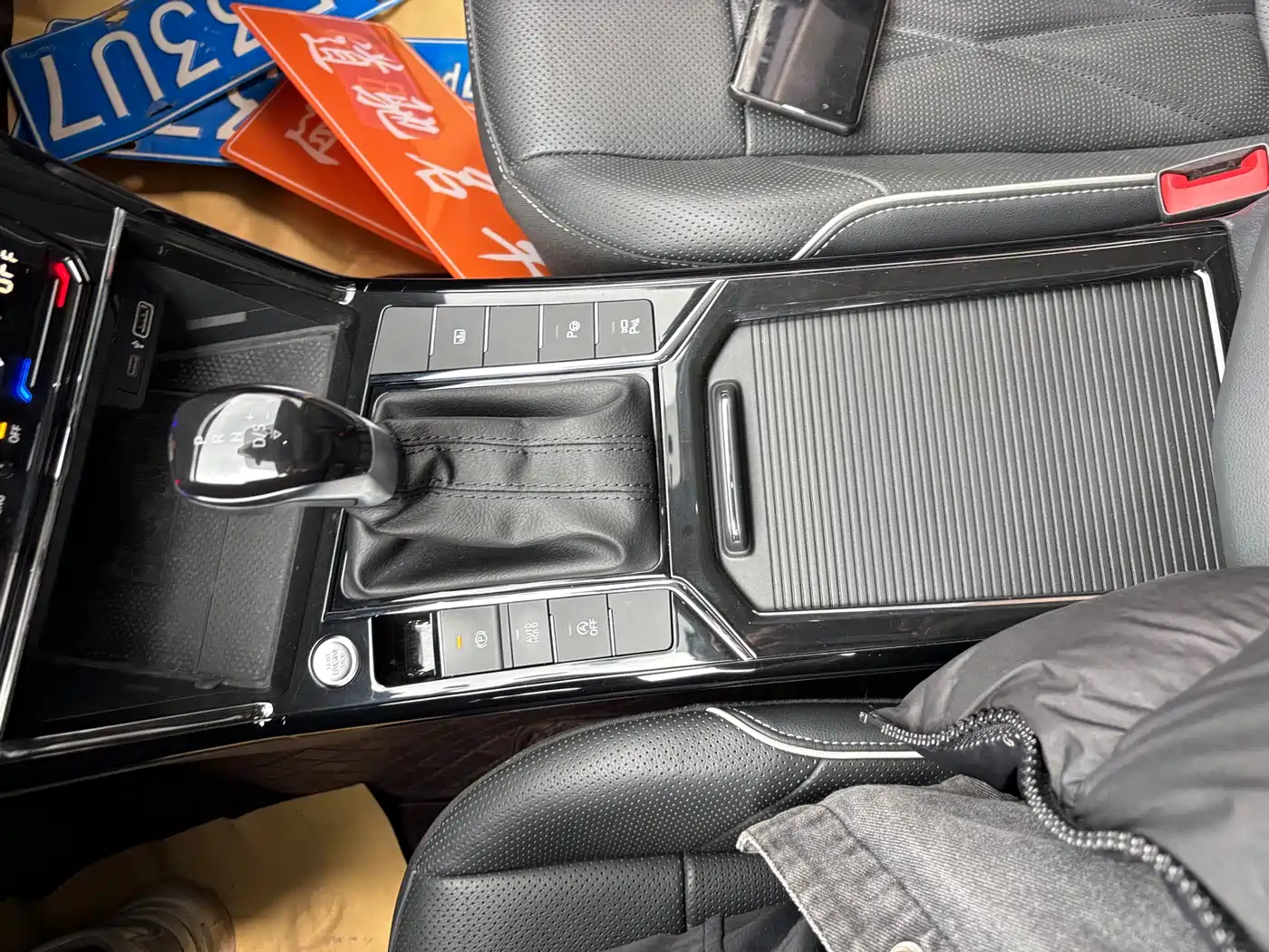 Volkswagen Passat 2023 330TSI Luxury Edition фото 20