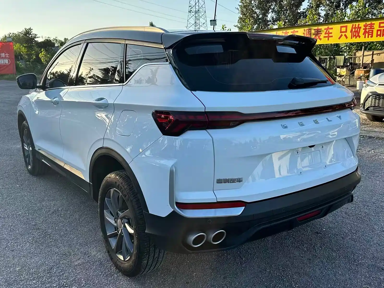 Фото 3 - Geely Coolray