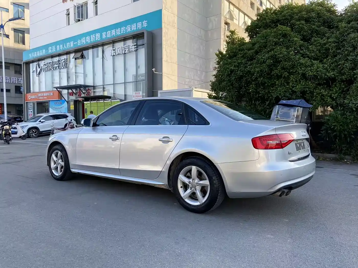 Audi A4L 2013 35 TFSI Automatic Comfort фото 6