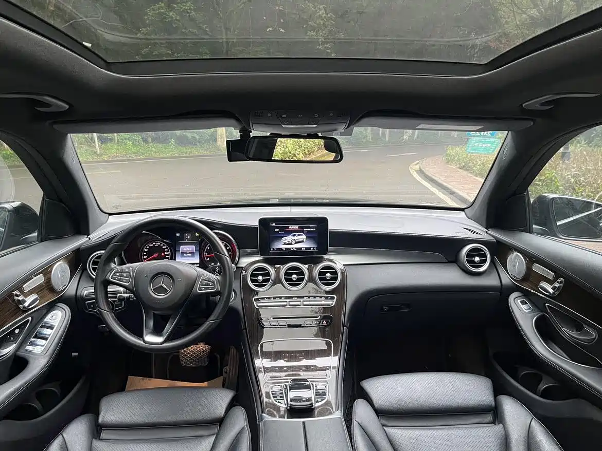 Mercedes-Benz GLC 2017 GLC 260 4MATIC Dynamic фото 4