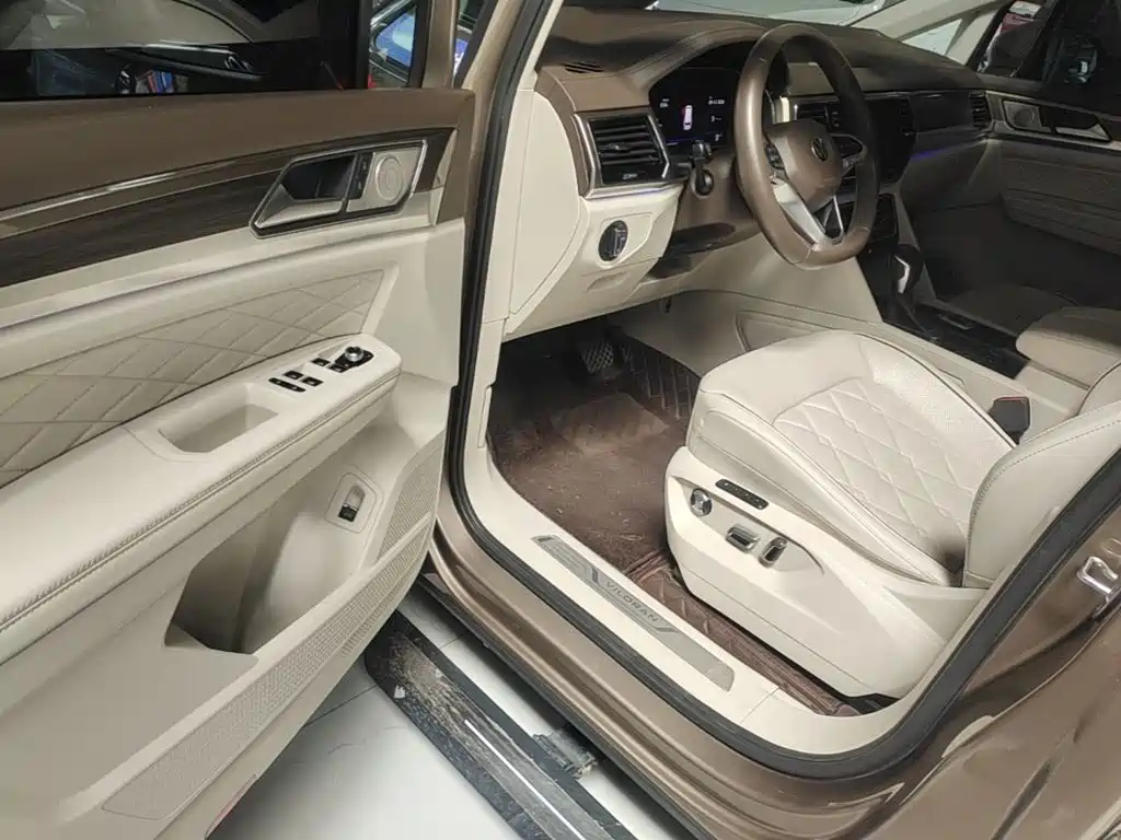Volkswagen Viloran 2020 2020 380TSI Premium
