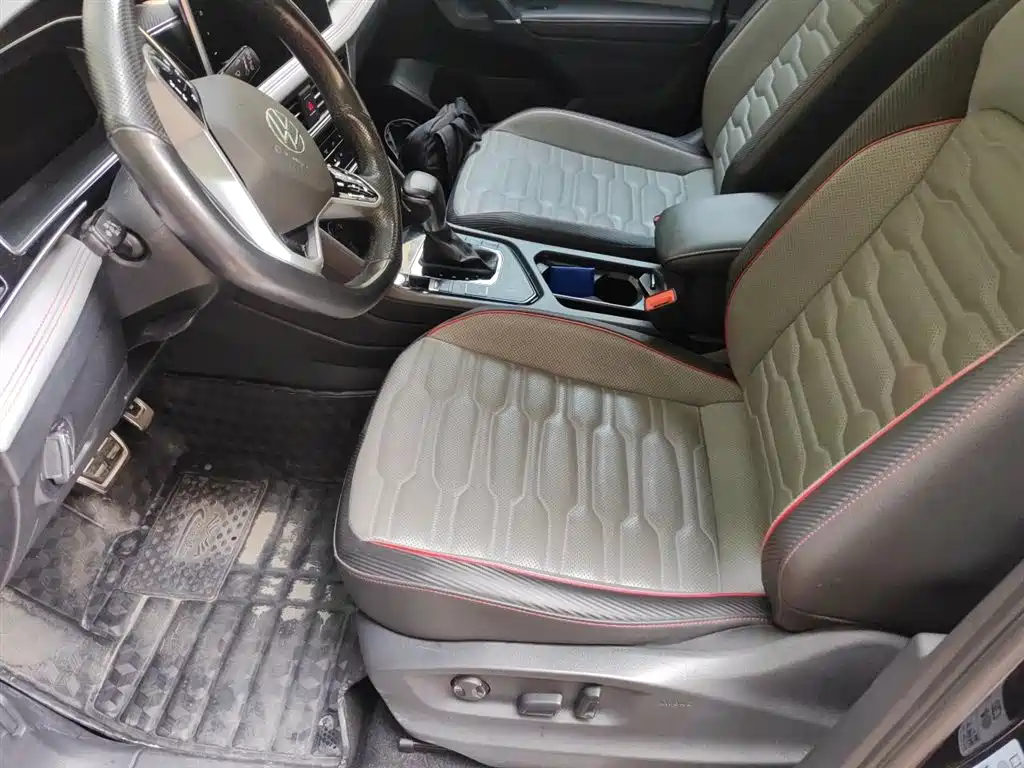 Volkswagen Tiguan L 2022 330TSI Auto 2WD R-Line Premium Edition фото 7