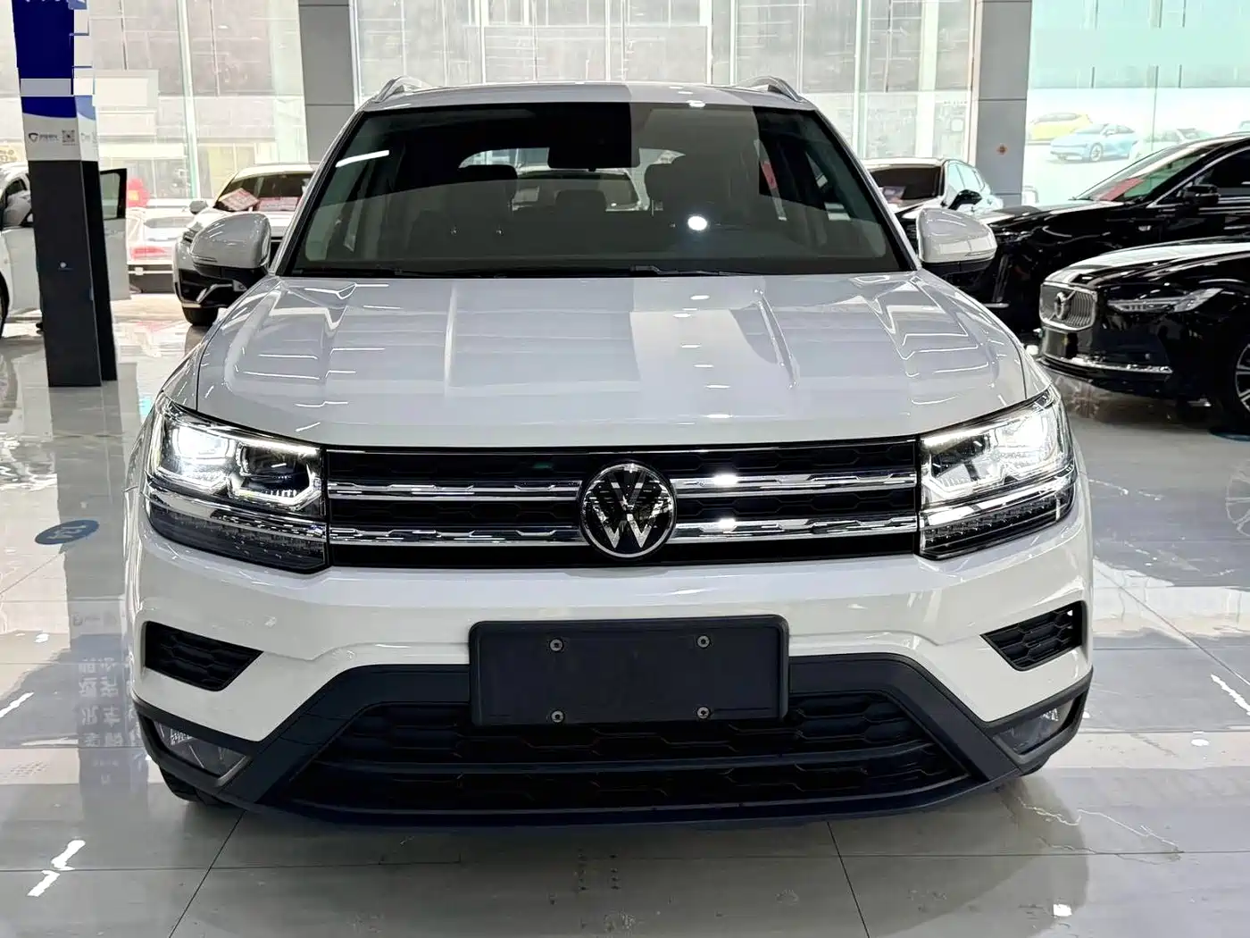 Volkswagen Tharu 2022 280TSI FWD Luxury Edition фото 2