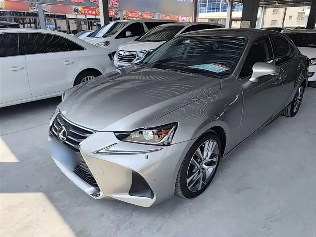 Lexus IS 2017 300 Leading Edition