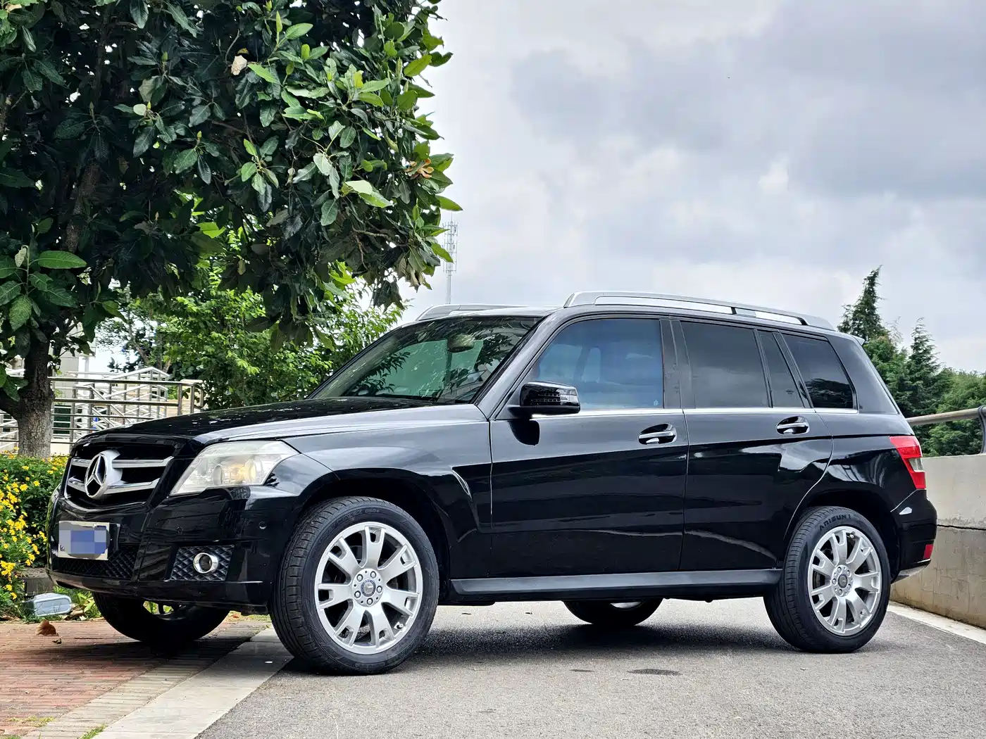 Mercedes-Benz GLK-Class (Import) 2011 GLK 300 4MATIC Fashion