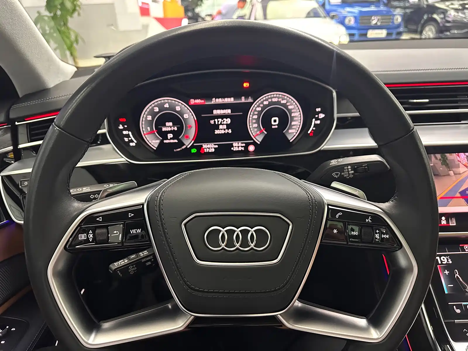 Фото 13 - Audi A8