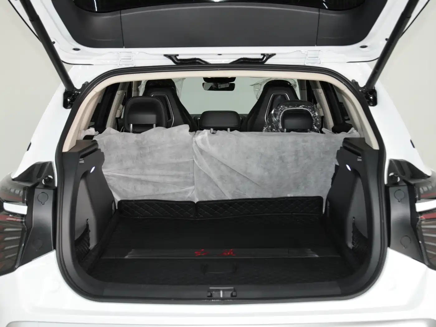 Hongqi HS3 PHEV 2024 PHEV 115km Power Edition фото 7
