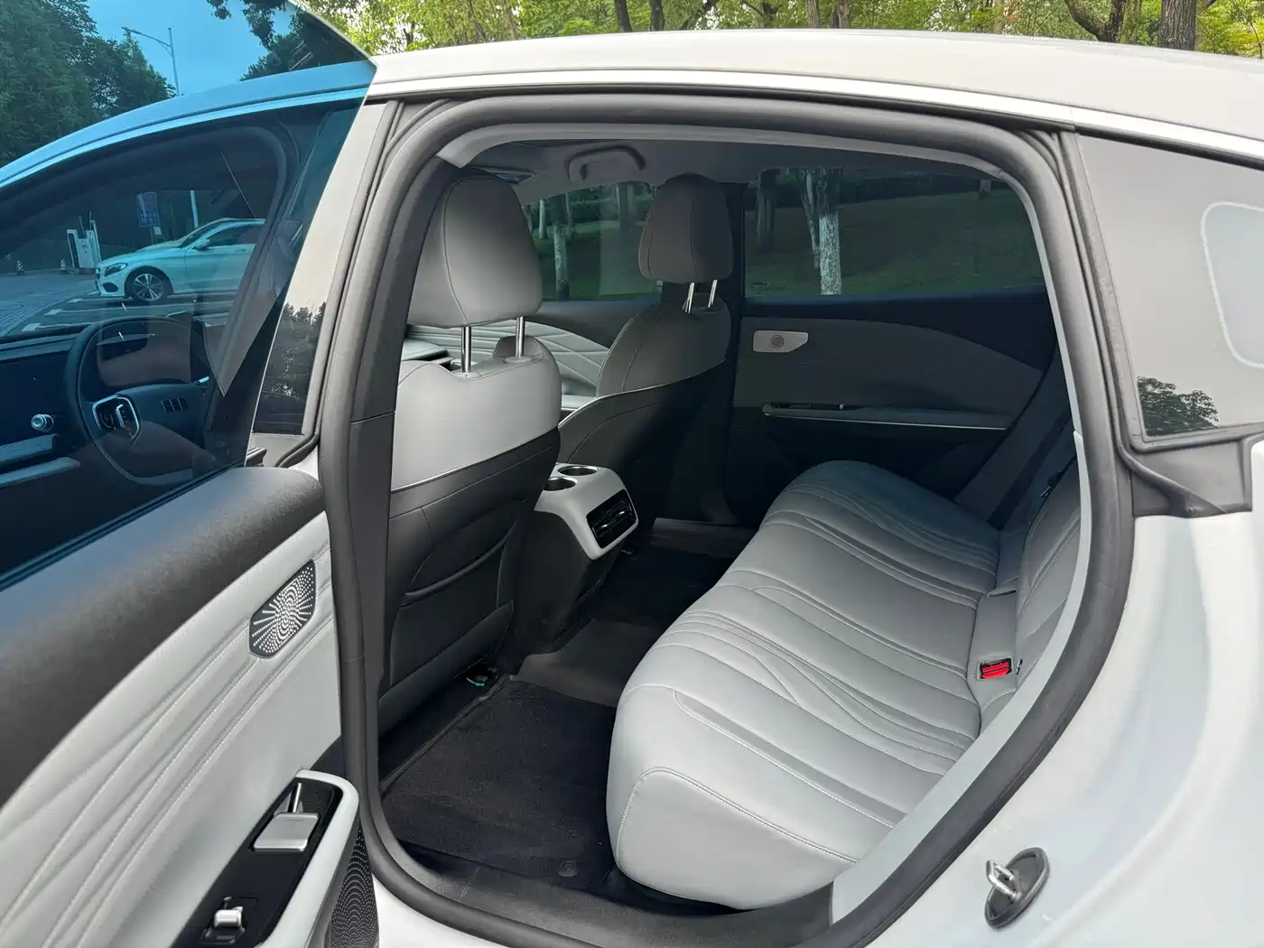 Geely Galaxy Galaxy E8 2025 2024 Model 550km RWD Soaring Dragon Edition