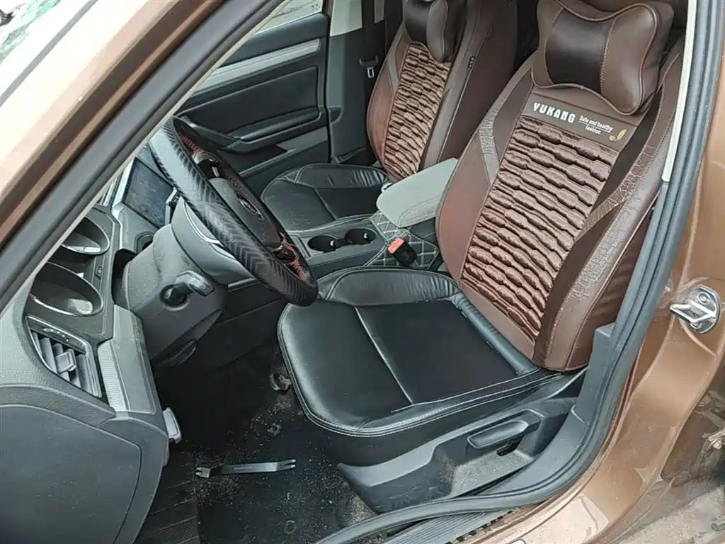 Volkswagen Lamando 2015 230TSI DSG Style фото 14